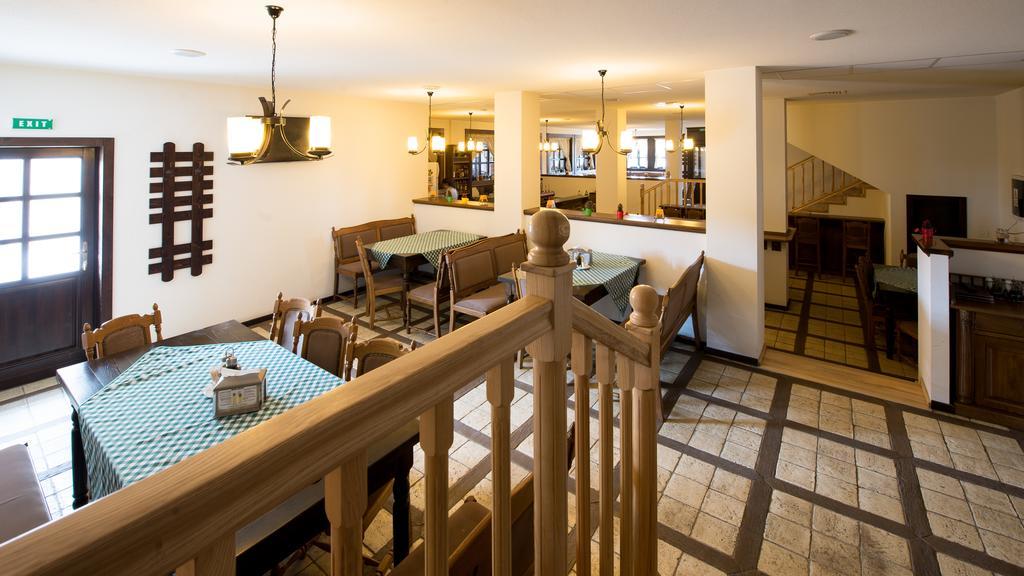 Hotel Castel Royal Mosnita Noua Екстер'єр фото