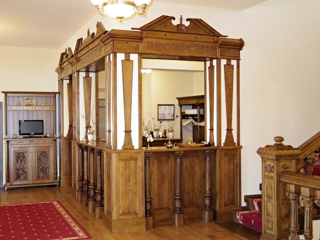 Hotel Castel Royal Mosnita Noua Екстер'єр фото