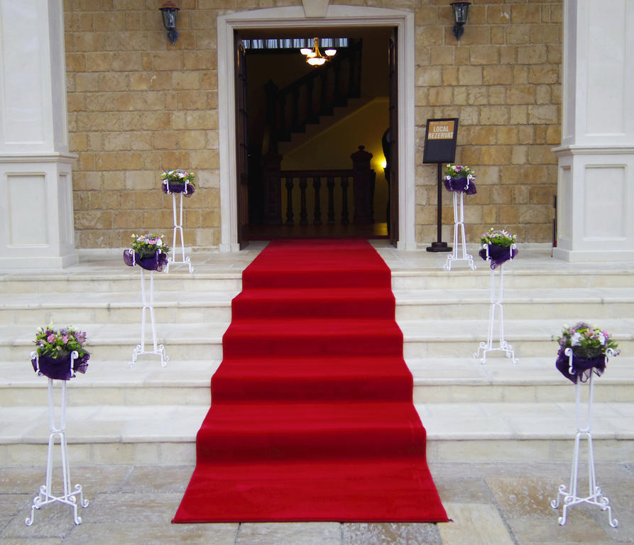 Hotel Castel Royal Mosnita Noua Екстер'єр фото