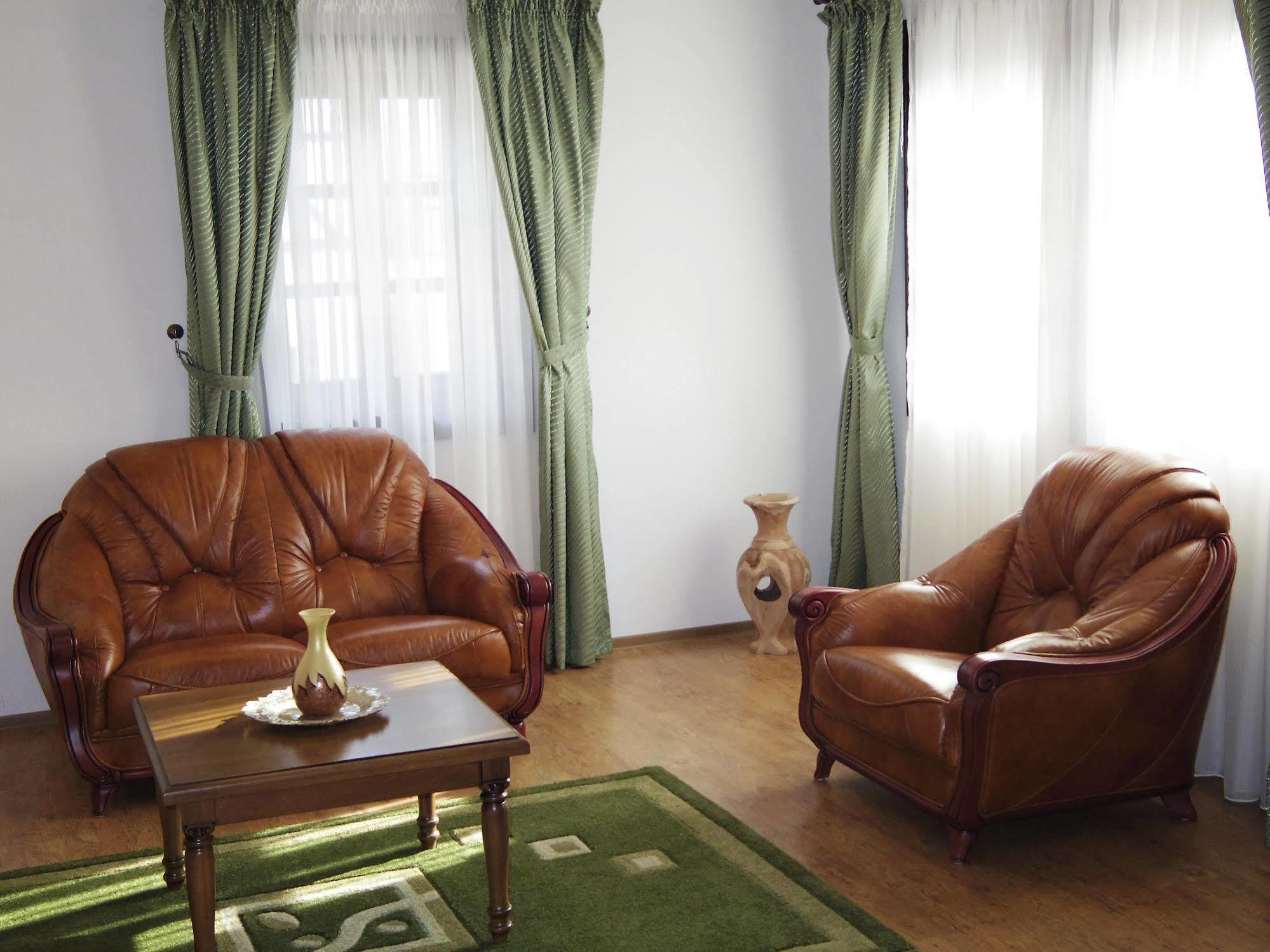 Hotel Castel Royal Mosnita Noua Екстер'єр фото