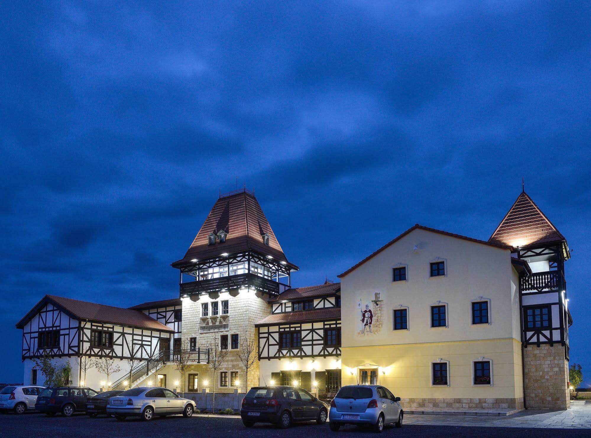 Hotel Castel Royal Mosnita Noua Екстер'єр фото