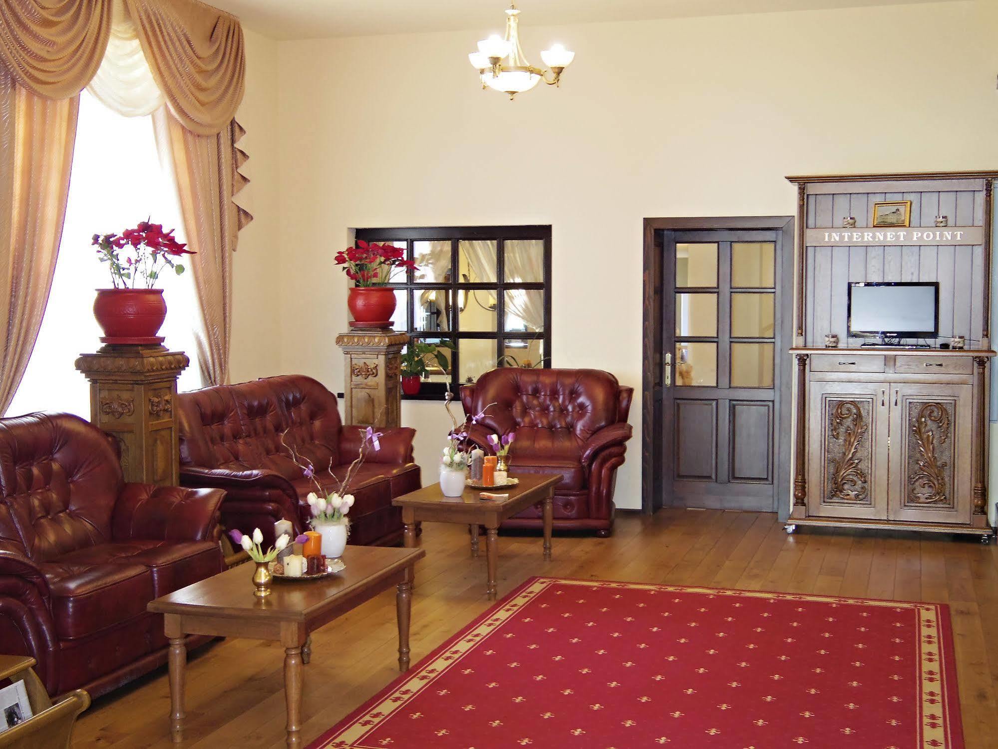 Hotel Castel Royal Mosnita Noua Екстер'єр фото